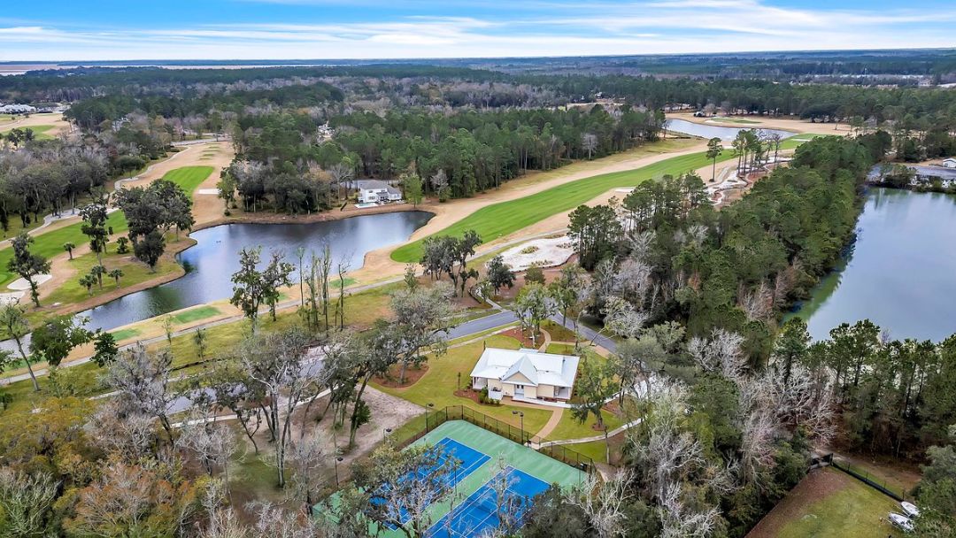 sanctuary cove real estate